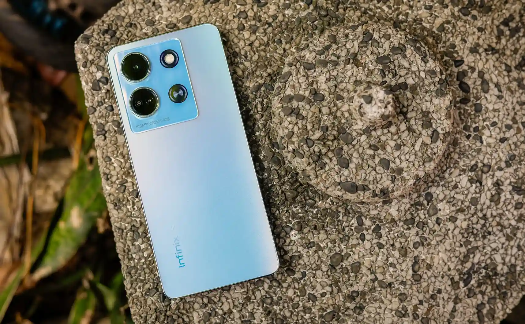 «Недостатков вообще нет». Лучший бюджетник Infinix сливают за копейки 