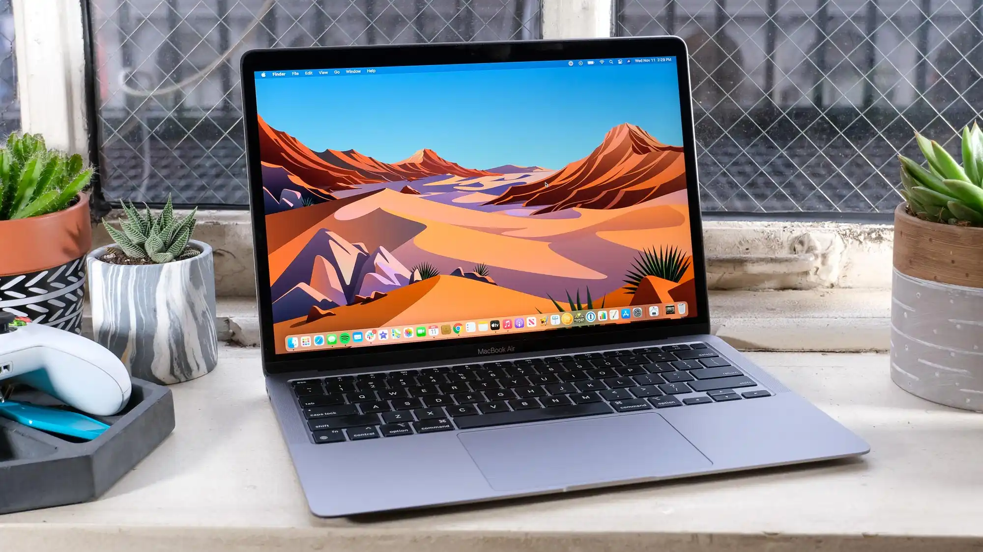 MacBook Air M1 подешевел до минимума. Его можно смело брать и в 2024 году 