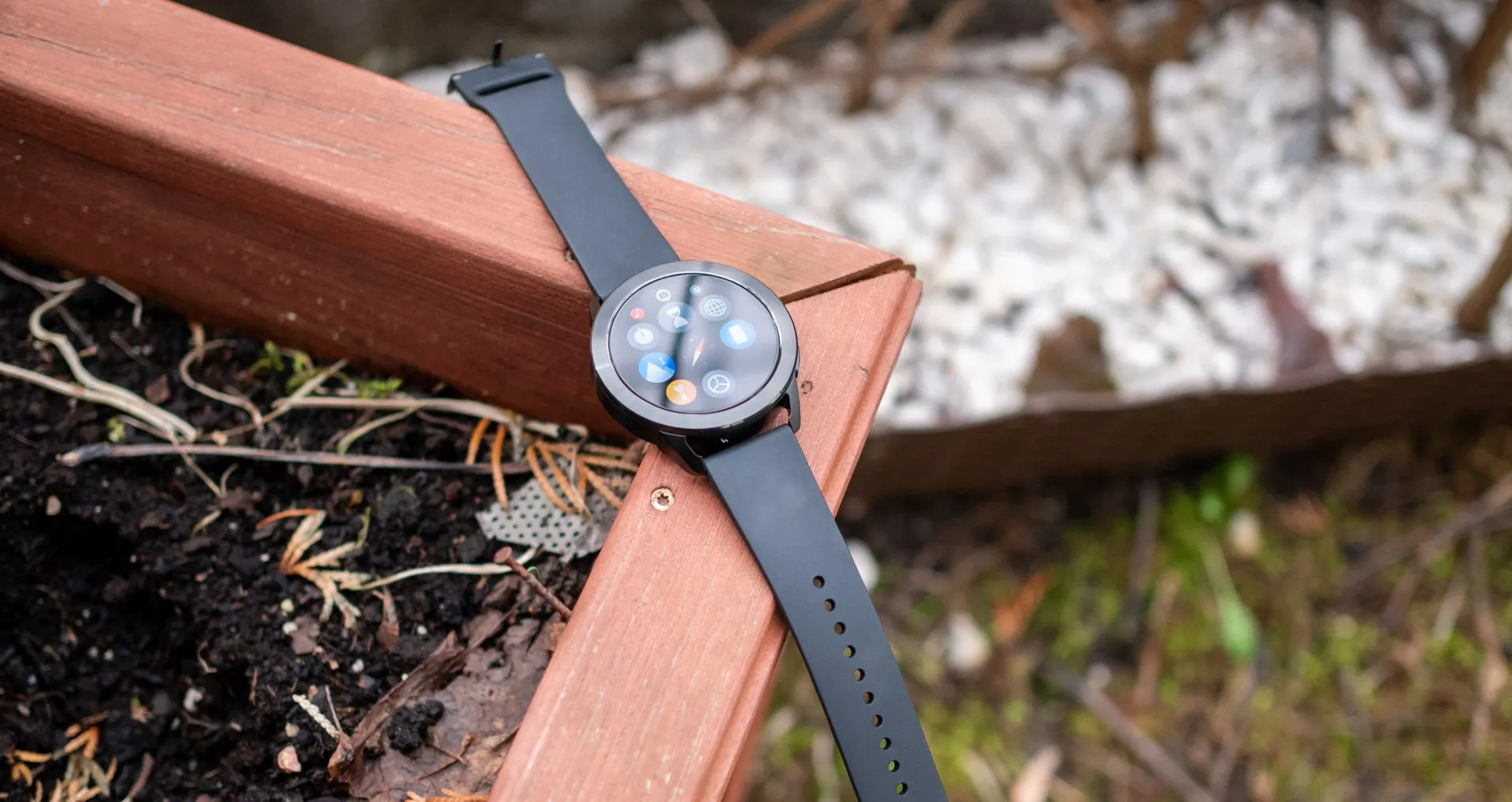 Мегапопулярные смарт-часы Xiaomi обесценились на Маркете. Они поддерживают 150 режимов тренировок и работают две недели без подзарядки