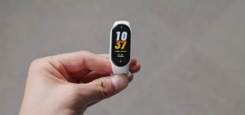 Топ-3 фитнес-браслета, которые стоит брать в 2024 году. Хитовый Mi Band и другие модели