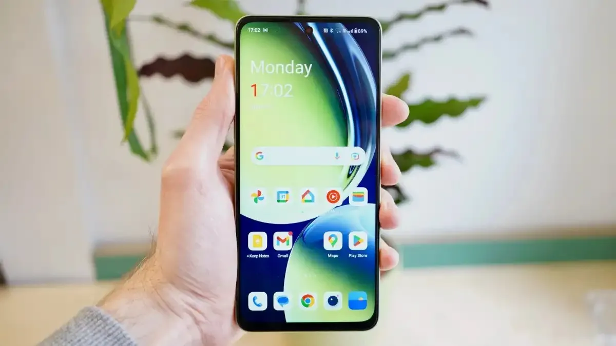 5 недорогих смартфонов с IPS-экранами. От копеечного Realme до недооцененного OnePlus