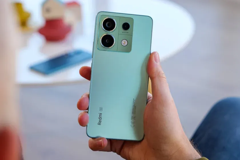 Про этот Xiaomi Redmi лучше забыть. Он проигрывает внутреннюю конкуренцию другим хитам бренда