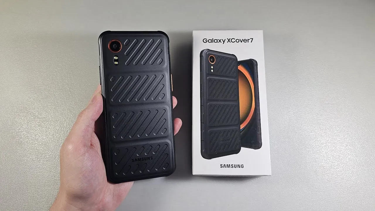 Редкий смартфон Samsung Galaxy появился в магазинах, но его нельзя брать. Лучше купите другую модель