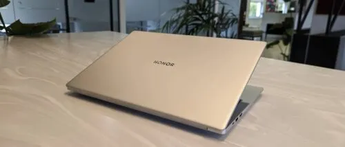 Ищете замену MacBook Air, но с Windows? Этот Honor MagicBook хорош во всём