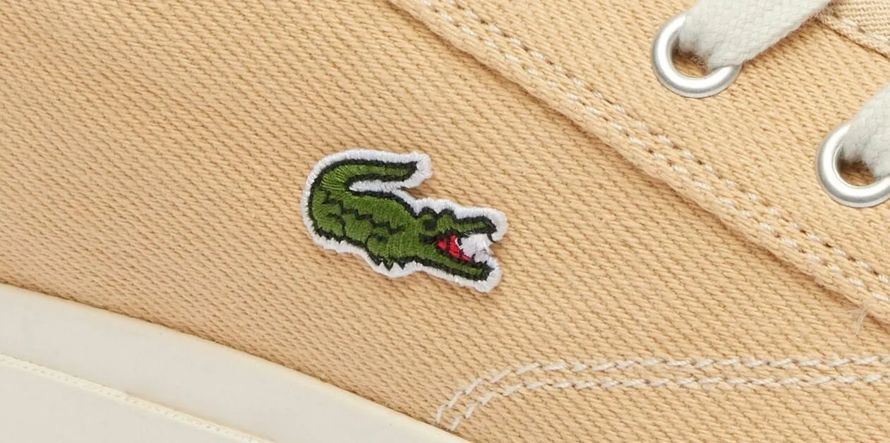 Кроссовки от Lacoste получили классные скидки на Яндекс Маркете. Теперь они стоят дешевле 10 тысяч