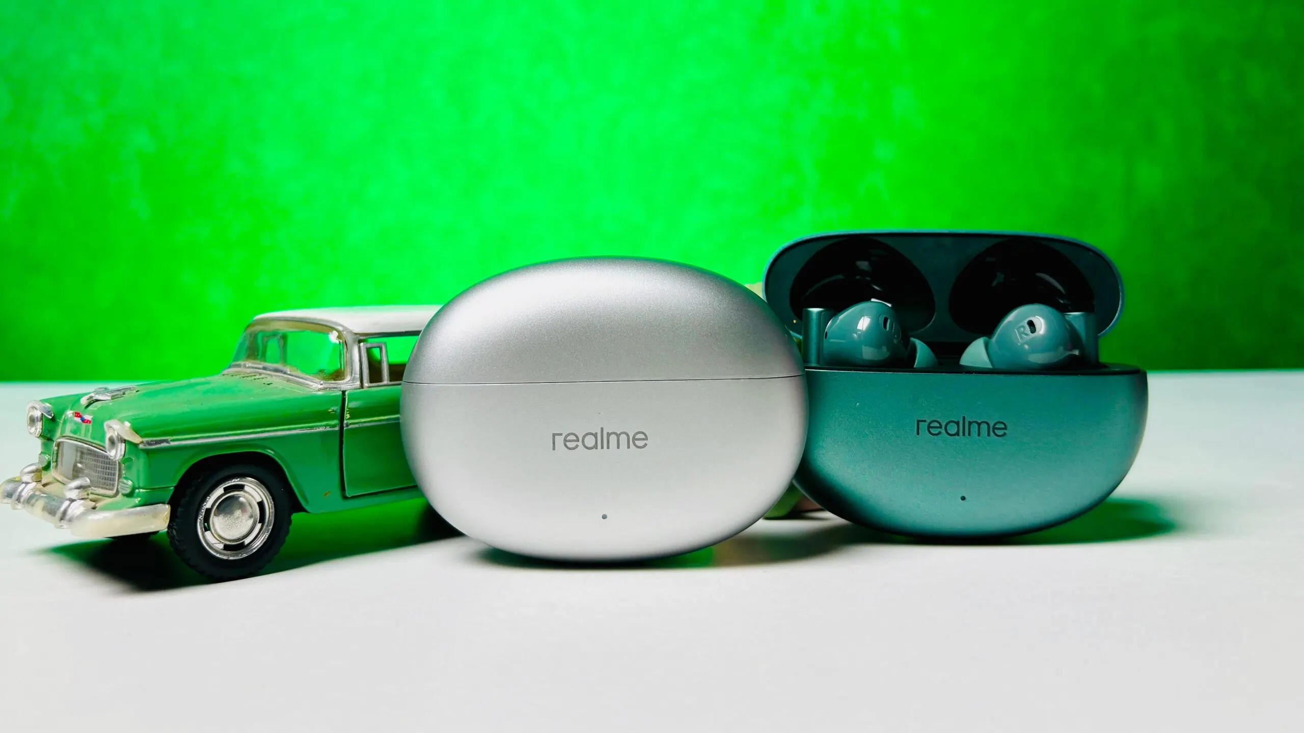 3 недорогие, но крутые модели беспроводных наушников Realme. Все — в пределах 5 тысяч рублей