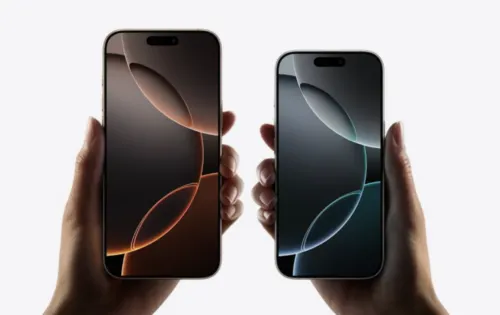 Чем iPhone 16 Pro Max отличается от iPhone 15 Pro Max? Модели сравнили вживую