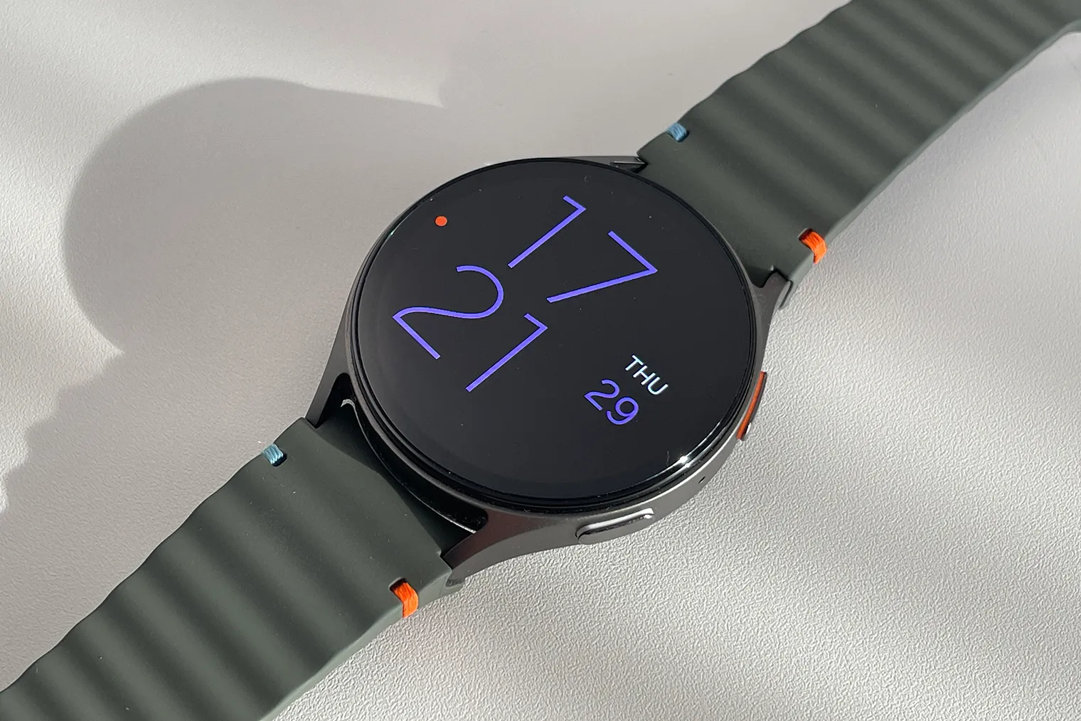 Плюсы и минусы Samsung Galaxy Watch 7. Они слабо держат заряд, зато у них есть NFC и очень много функций