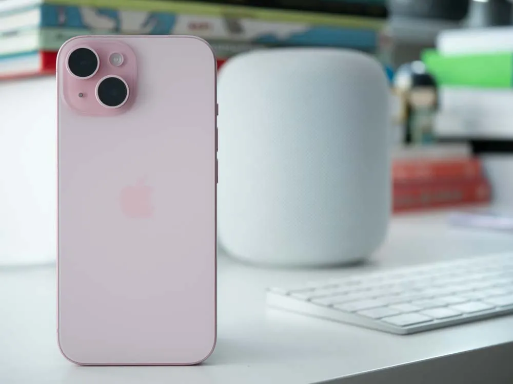 Этот iPhone — самый выгодный для покупки осенью 2024 года. Мы точно знаем, где его лучше брать 