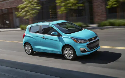 Chevrolet Spark – самый антикризисный автомобиль. Сейчас он стоит дешевле Lada Vesta