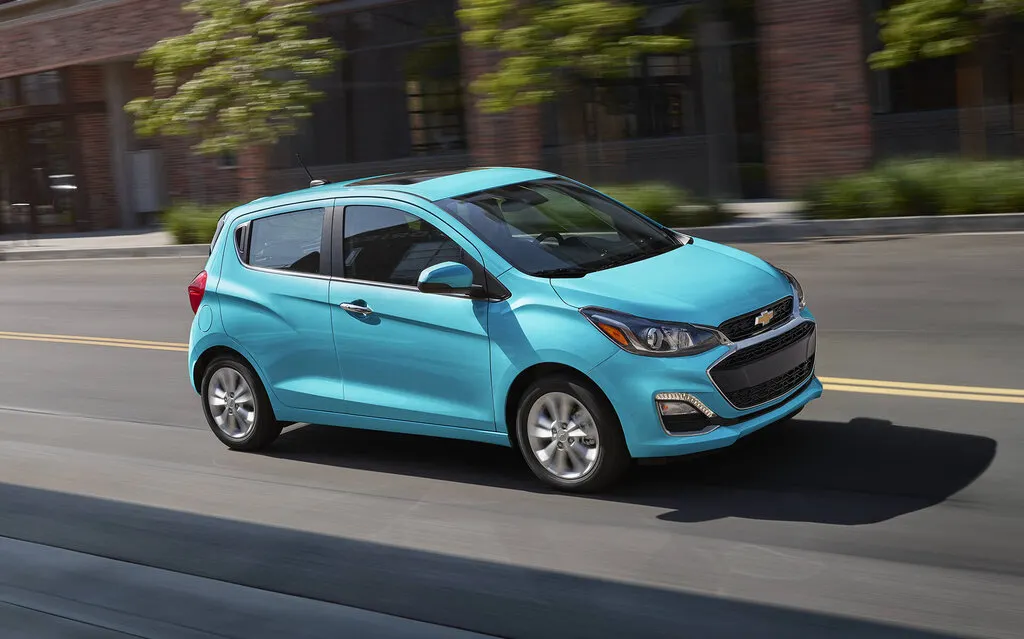 Chevrolet Spark – самый антикризисный автомобиль. Сейчас он стоит дешевле Lada Vesta