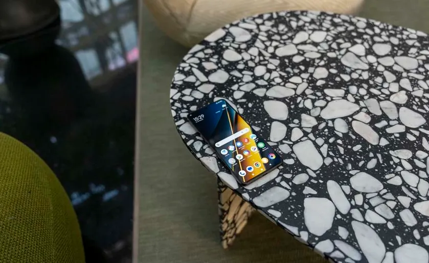 Этот Xiaomi Poco — лучший смартфон до 30 тысяч рублей. У него вообще нет недостатков