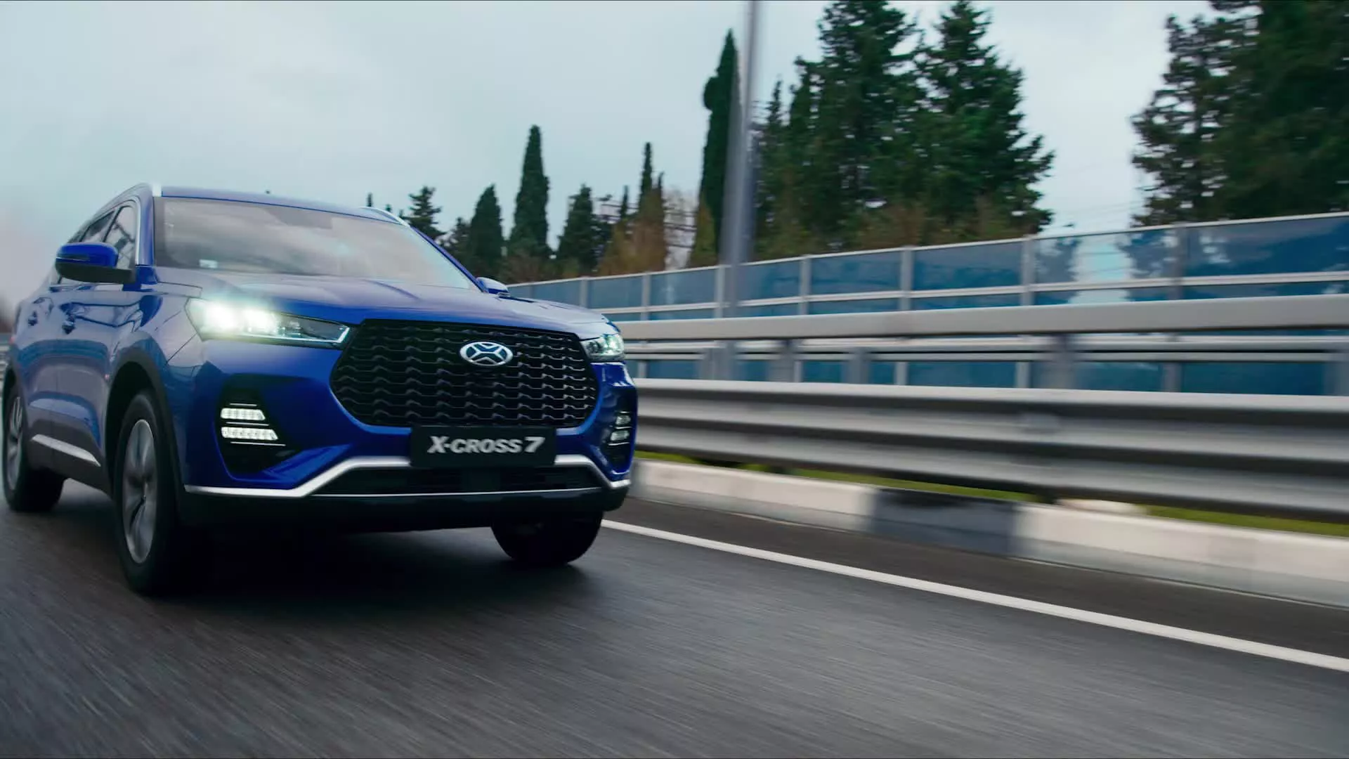 XCite X-Cross 7 отдают в России по самой низкой цене. Это российский клон китайского автомобиля