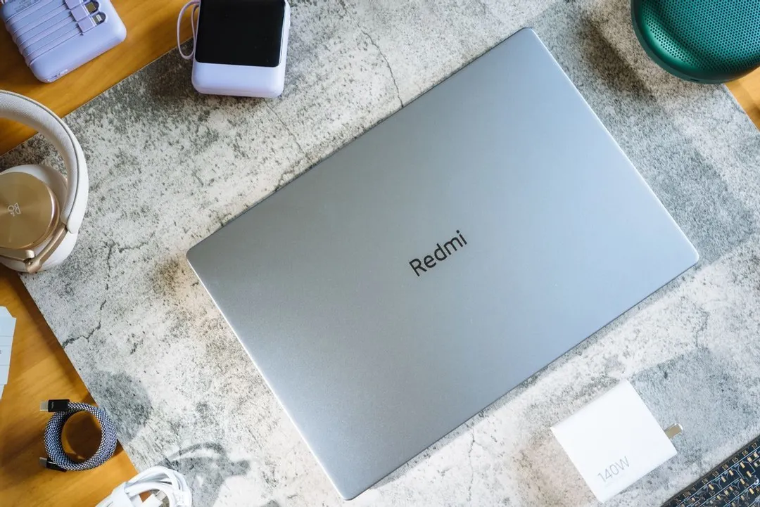 «Летает как сумасшедший». Топовый ультрабук Xiaomi сливают за бесценок