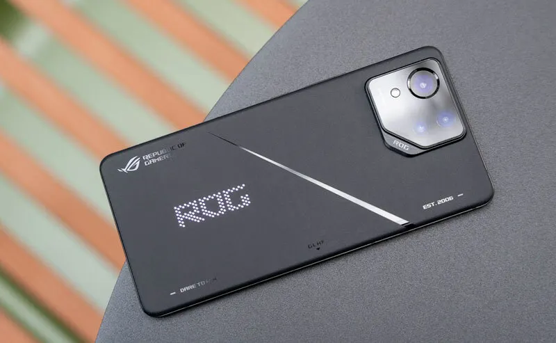 5 смартфонов с необычным дизайном. От «кофейного» Tecno до игрового Asus