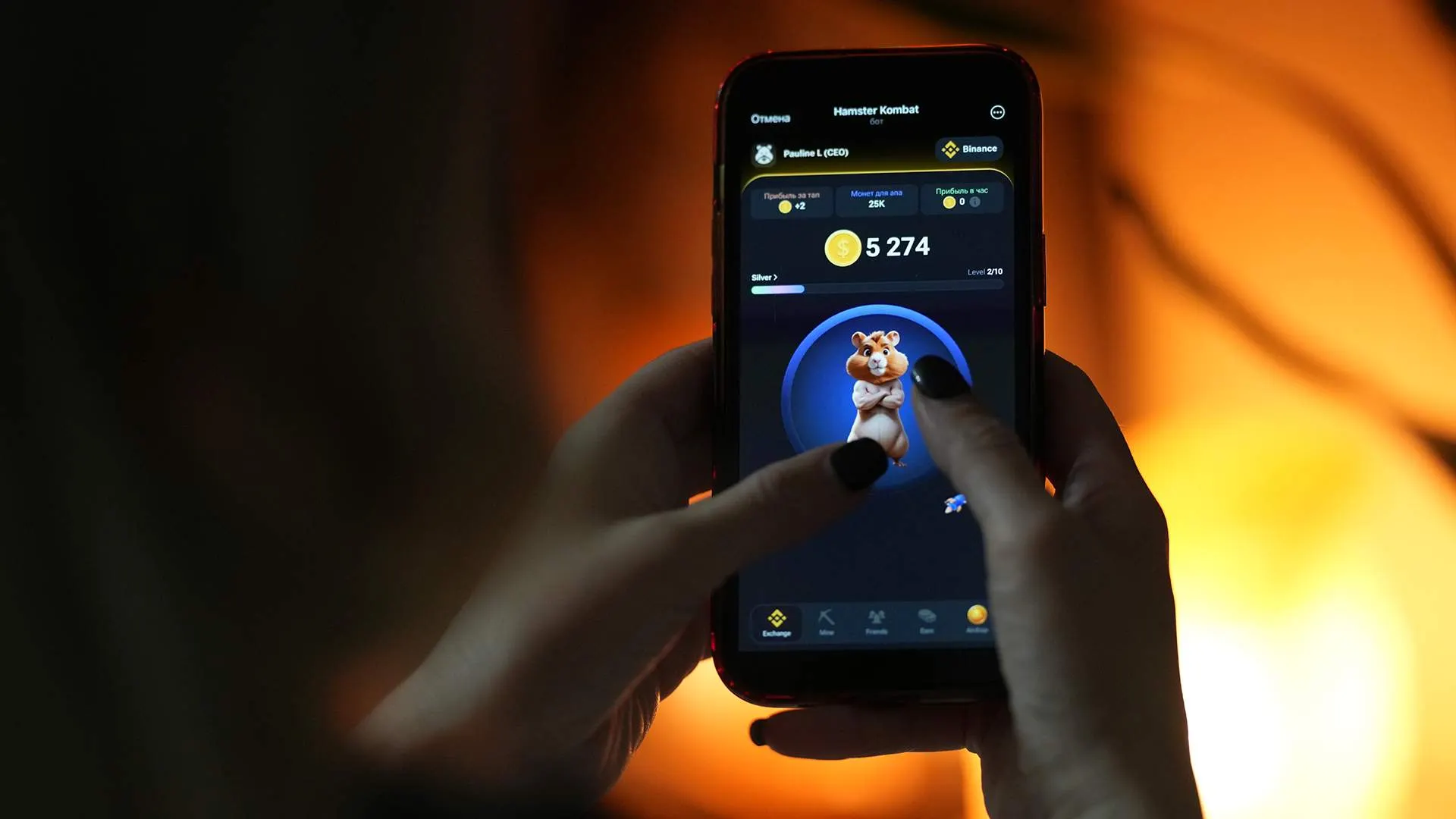 Стоит ли дальше тратить время на Hamster Kombat? Будет еще одна раздача денег, а потом все закончится