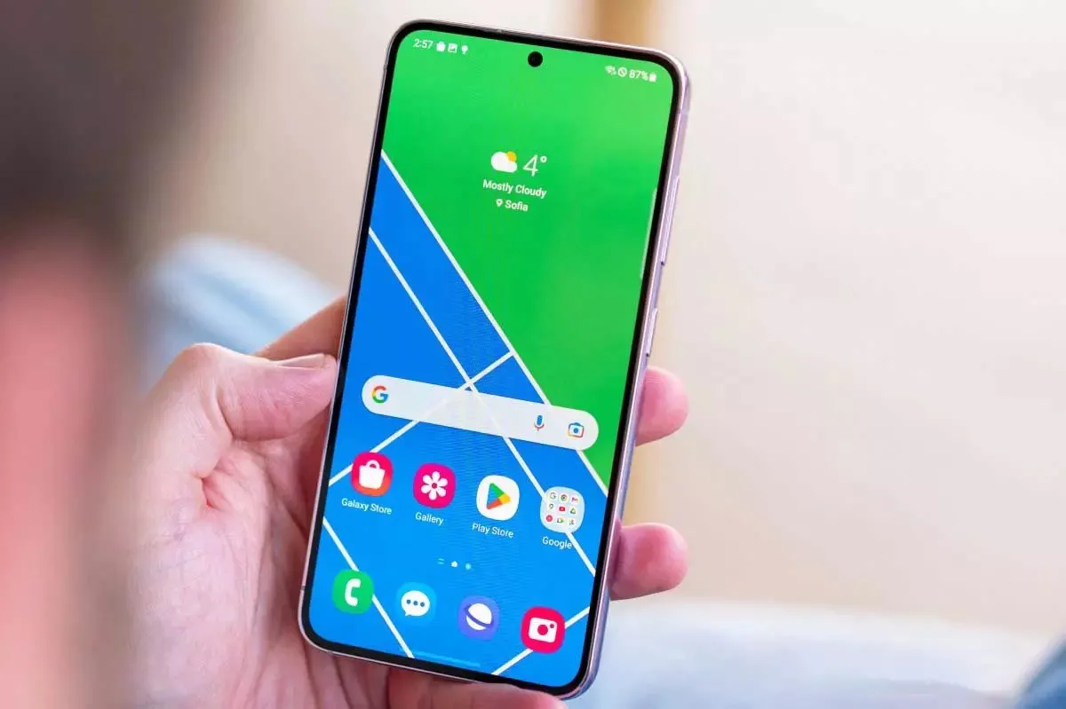 «Телефон — имба». Легендарный Samsung Galaxy можно забрать по минимальной цене
