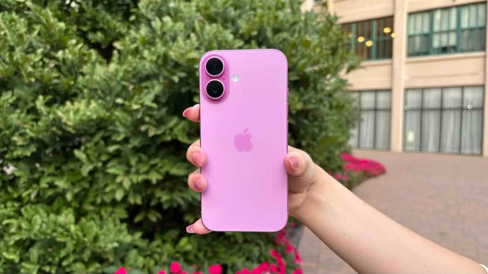 Смотрите, как iPhone 16 мощно рухнул в цене за месяц. Надо брать, но нужно торопиться