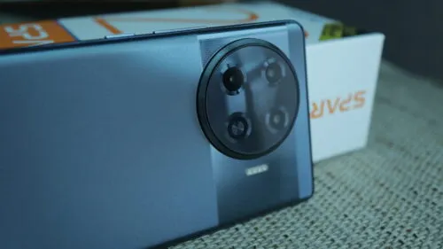 11 первых впечатлений от Tecno Spark 20 Pro+. Недорогой стиляга с роскошным дисплеем