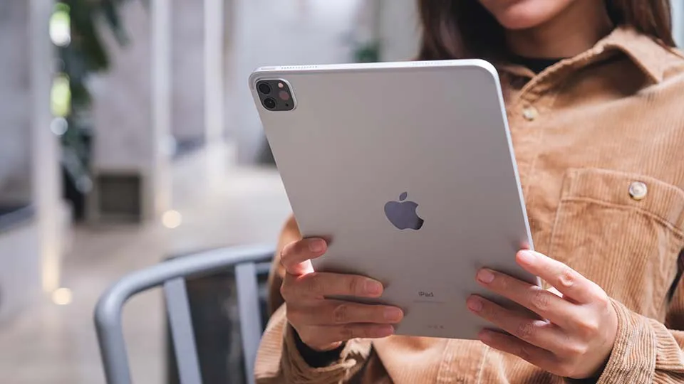 8 лучших планшетов для покупки осенью 2024 года. От бюджетного Honor до iPad за 100 тысяч рублей