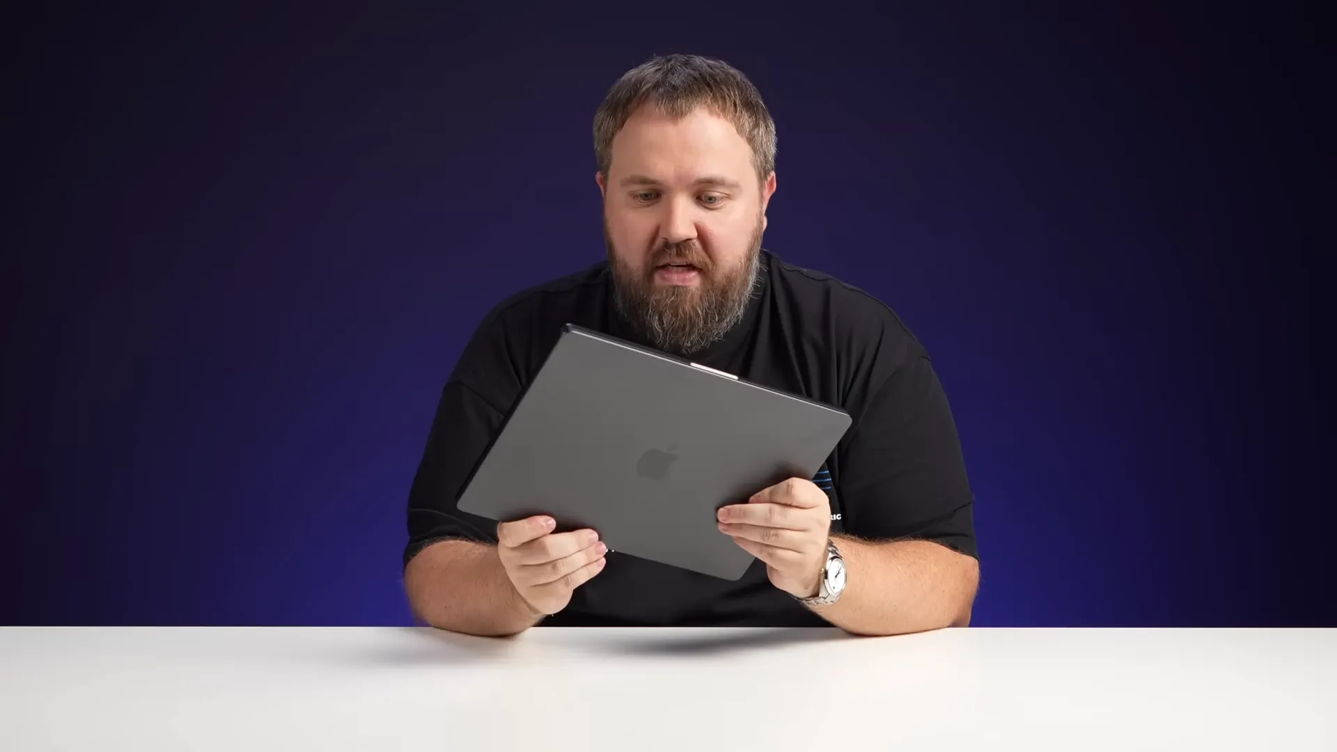 Wylsacom распаковал новый MacBook Pro до официального анонса. Обзор Вилсы порвал западный интернет