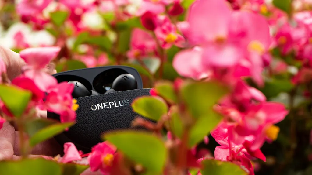Премиальные наушники OnePlus подешевели на Маркете. Теперь их можно брать не глядя 