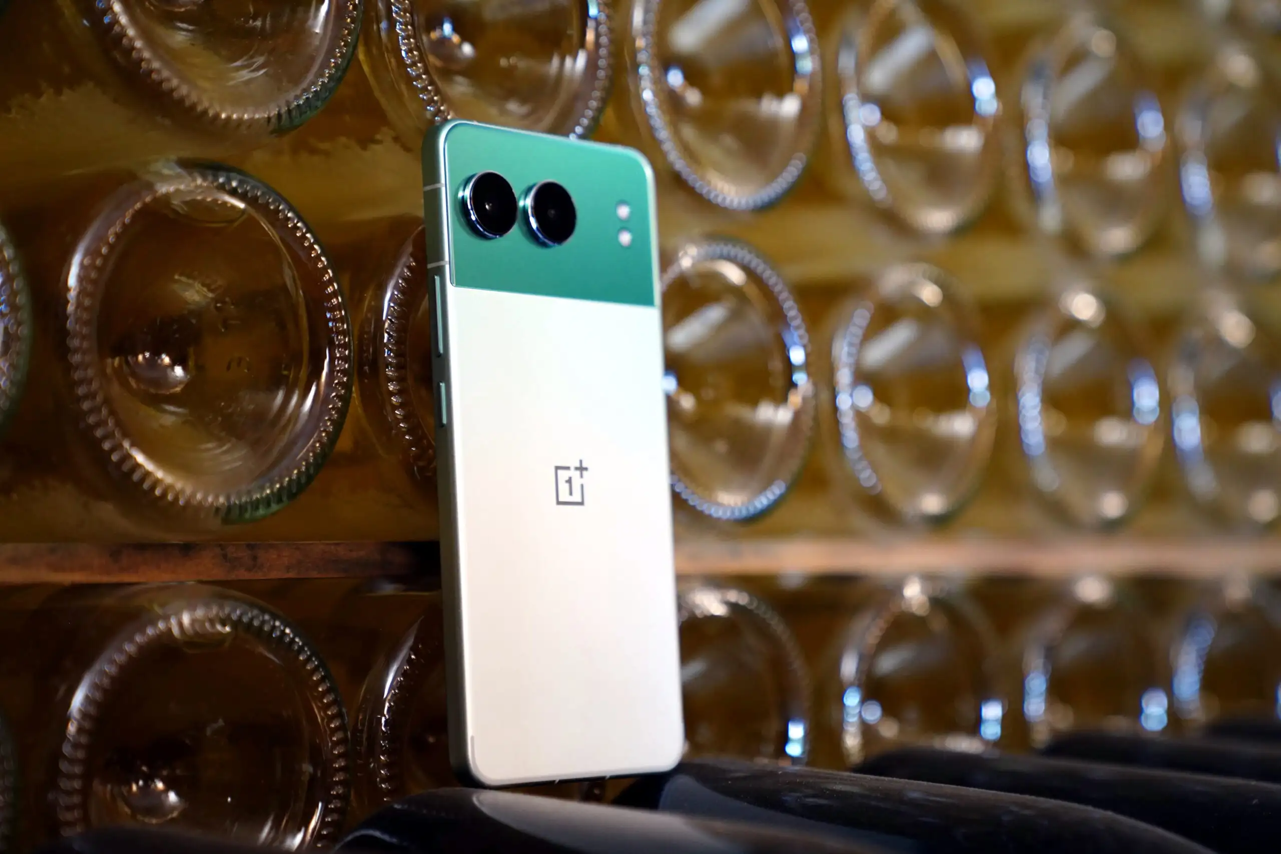 Свежий OnePlus впервые подешевел на Маркете. Стоит ли его брать?