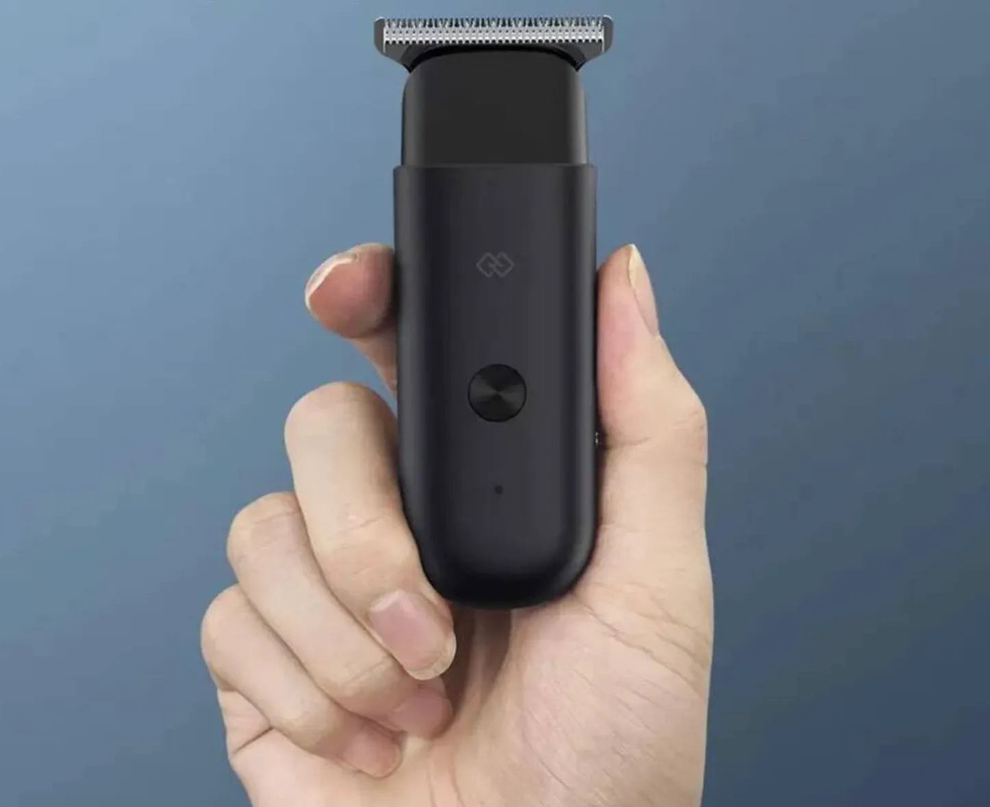 Этот крошечный триммер Xiaomi – находка для путешественников. Тут острый нож, защита от влаги и хорошая батарейка