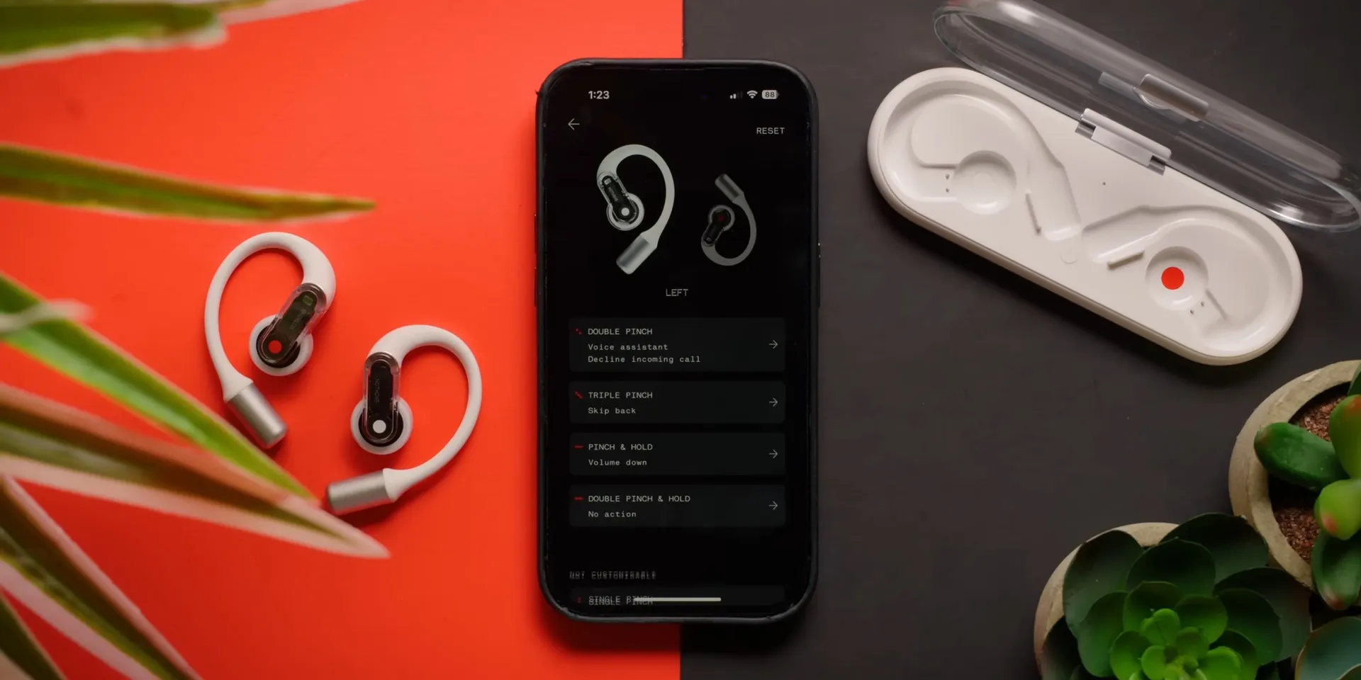 Самые необычные наушники Nothing привезли в Россию. Они лучше новых AirPods сразу по нескольким параметрам