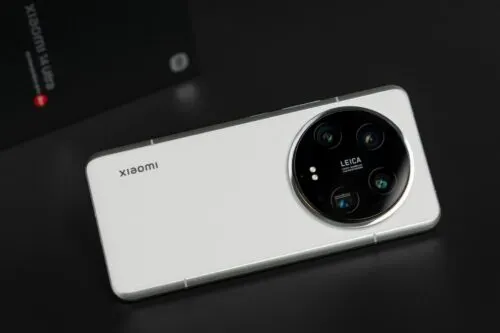 «Лучше, чем iPhone». Топовый камерофон Xiaomi сливают за бесценок