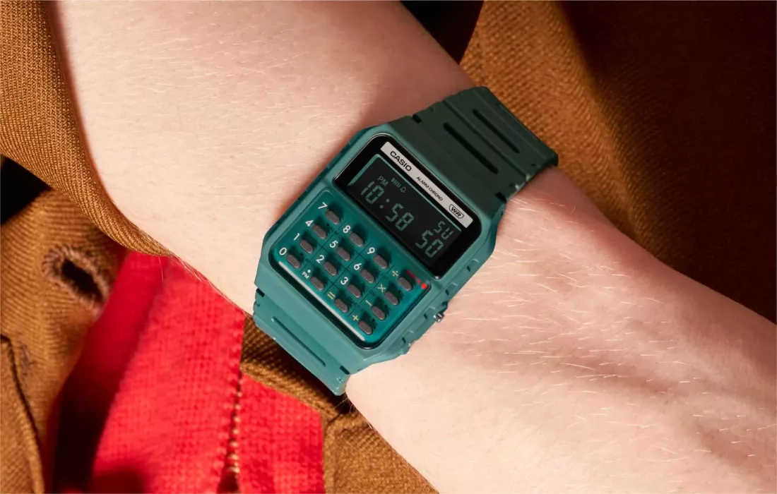 Casio обновила легендарные часы-калькулятор. Это самый доступный способ вернуть 90-е