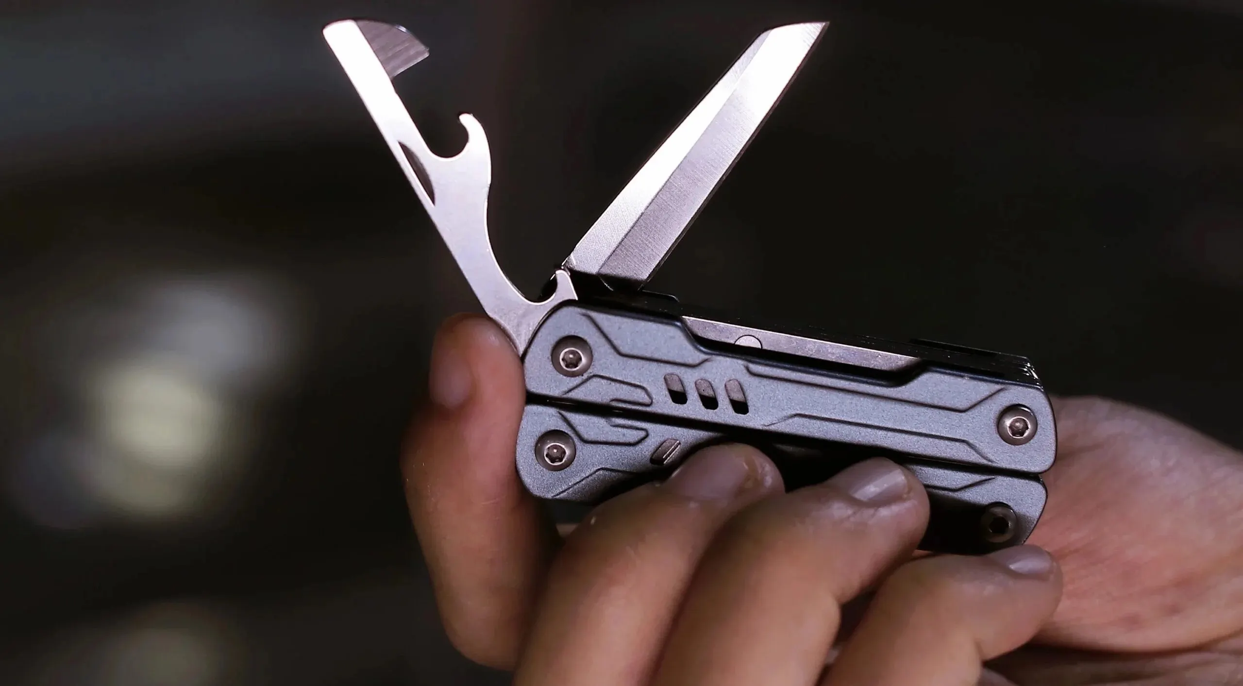 Зачем переплачивать за Leatherman, когда есть Xiaomi? Присмотритесь к этому мультитулу NexTool на 11 инструментов