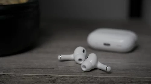 Есть шанс выхватить AirPods Pro 2 с большой скидкой. Лучшие наушники для iPhone стоят меньше 20 тысяч рублей