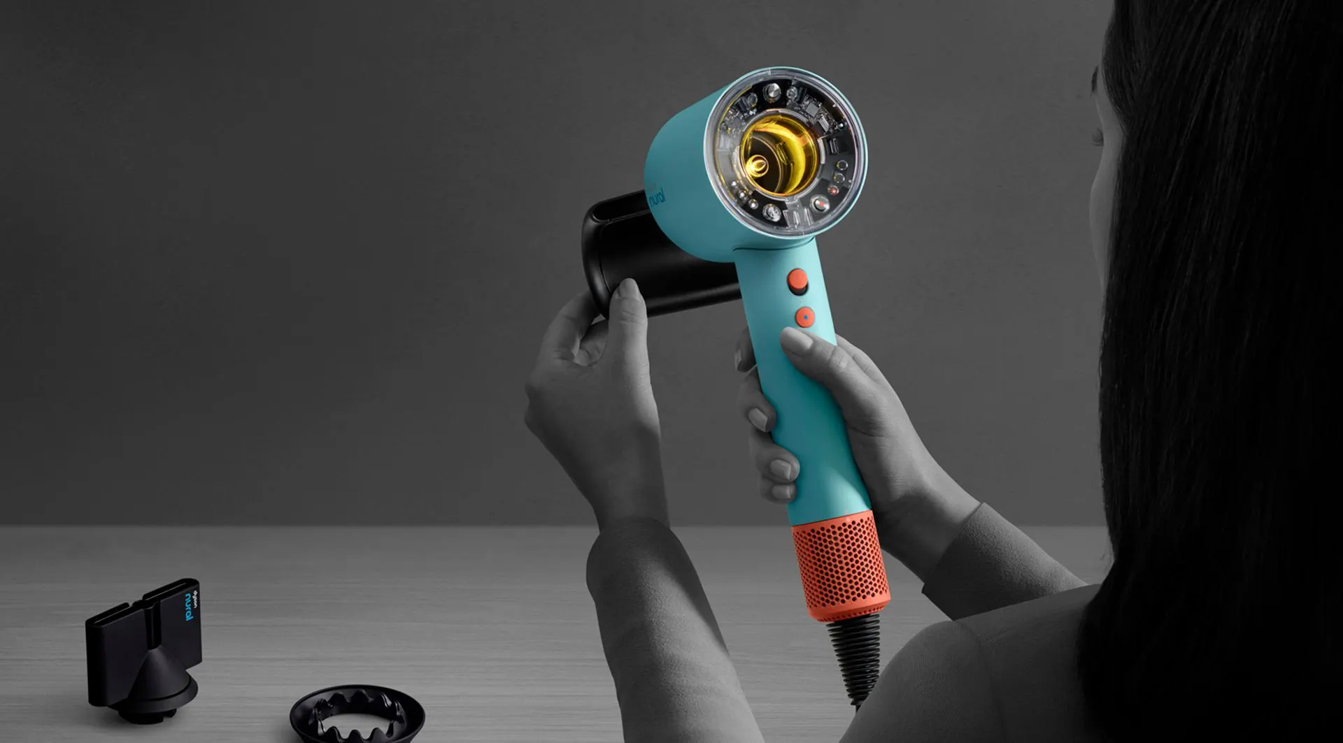 Какой девайс Dyson взять на распродаже 11.11? От утюжка до профессионального фена