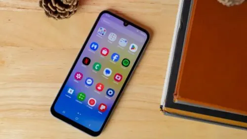 «Работает быстро и без нареканий». Бюджетный хит Samsung Galaxy внезапно подешевел
