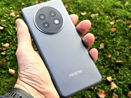 Realme 13+ сильно хвалят в сети. Действительно ли смартфон так хорош?