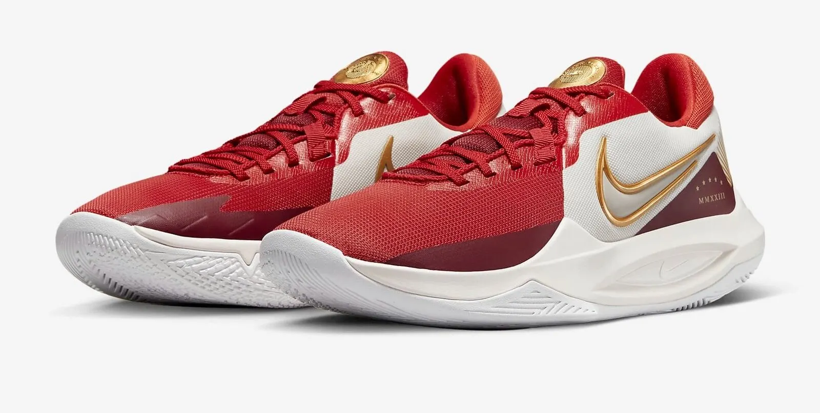 Кроссовки от Nike получили шикарные скидки на Яндекс Маркете. Теперь они стоят меньше семерки