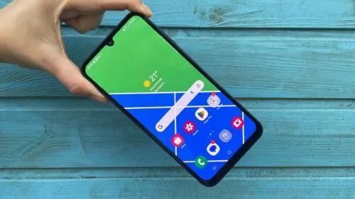 «Крутейший смартфон». Хитовый Samsung Galaxy сливают за бесценок