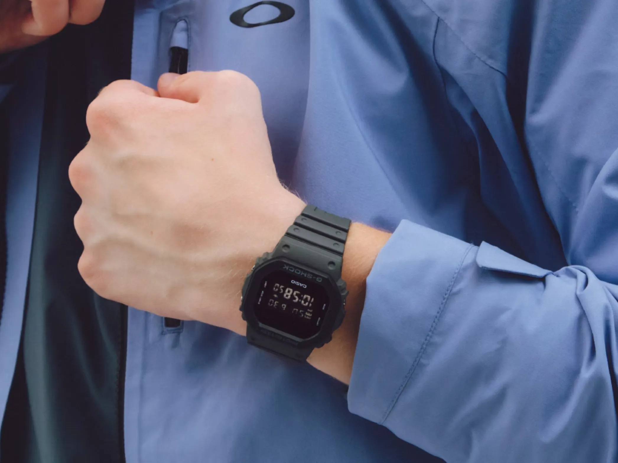 Casio выпустила очень лаконичные часы. Сколько они стоят?