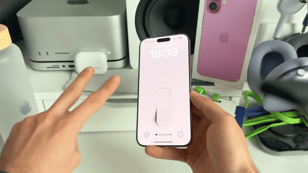 Как поставить на экран iPhone выключатель? Эти обои сводят соцсети с ума