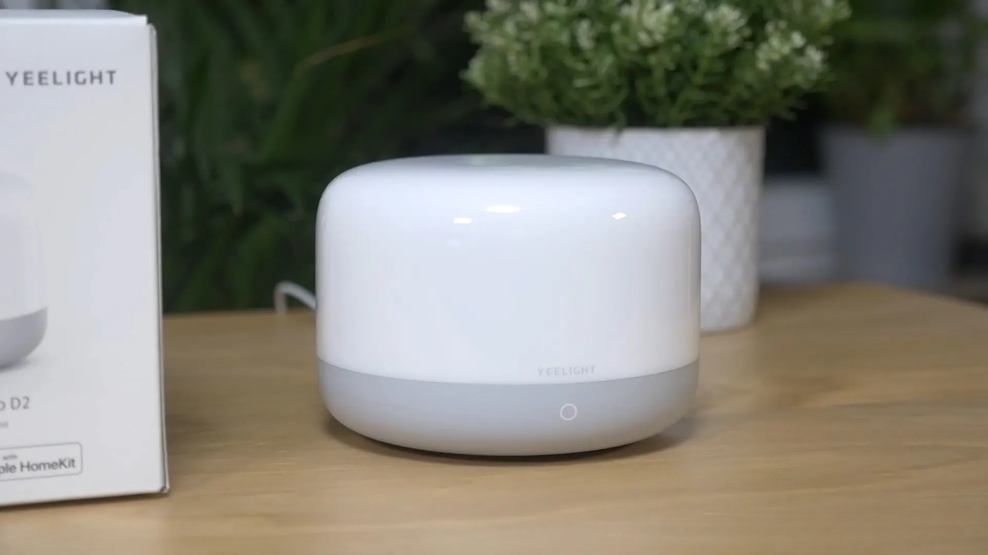 Нашли крутой ночник Xiaomi с Алисой и сенсорным управлением. Такая умная лампа вам точно понравится