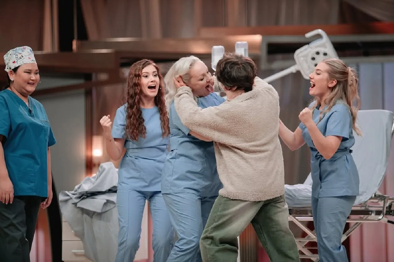Каким получился новый Comedy Woman? В «Женском шоу» шутят звезды «Натальной карты» и Варвара Щербакова