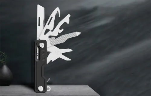 Нашли отличный мультитул Xiaomi с кучей инструментов. Он практичный и качественный, а стоит меньше 1 тысячи рублей