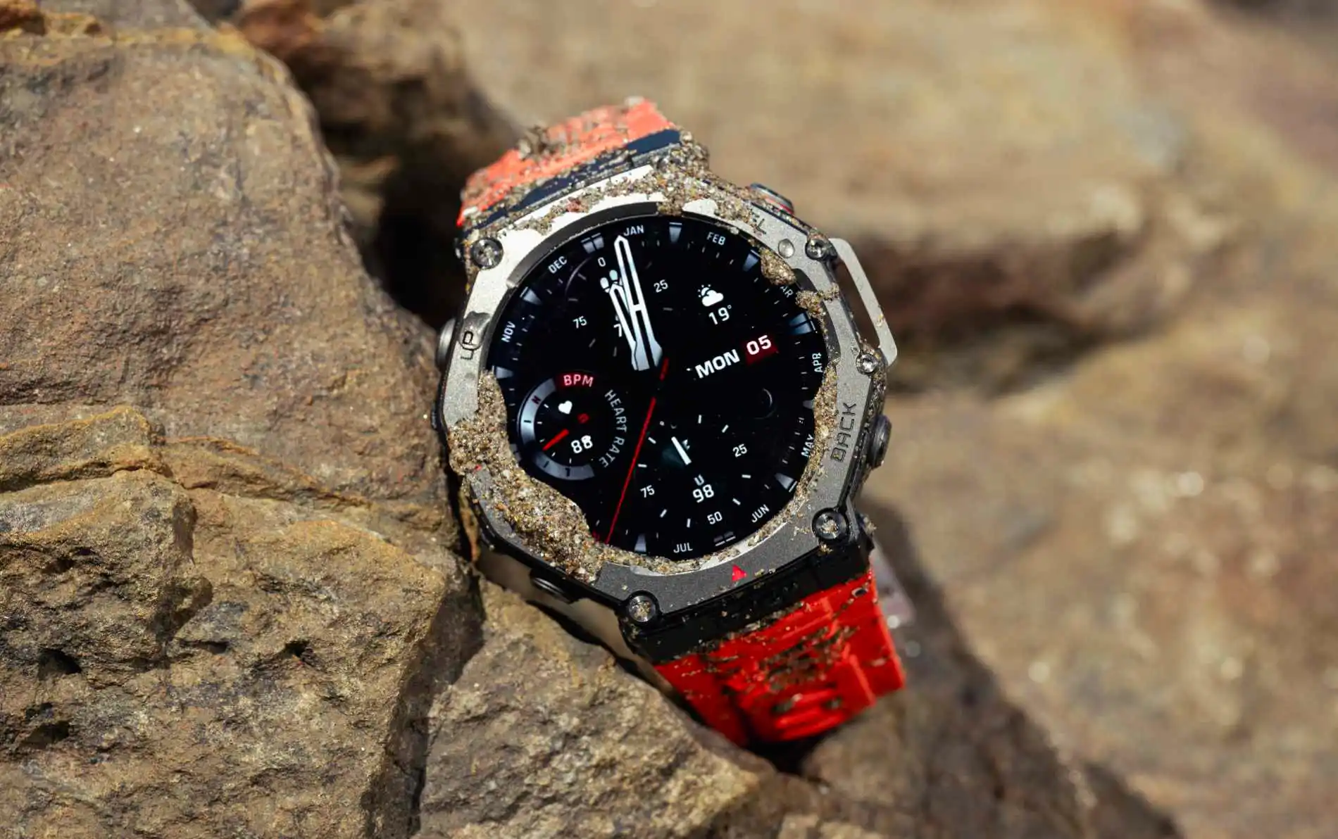 Новые часы Amazfit в щепки разносят флагманские Garmin и G-Shock. Они прочнее и умнее, а стоят дешевле