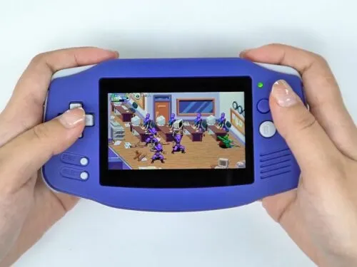 Известна цена новой ретро-консоли Anbernic RG34XX. Она умеет запускать игры с Game Boy и PSP