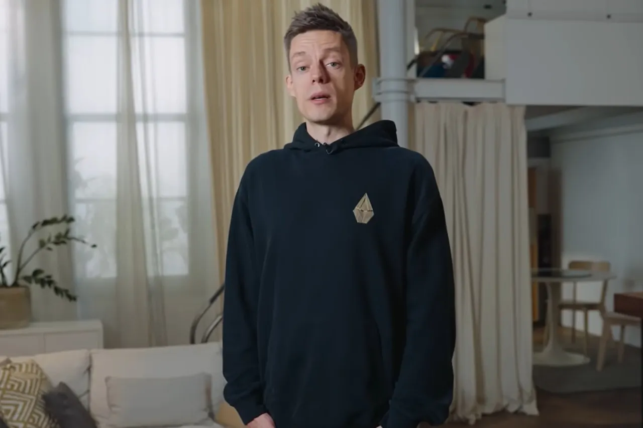 Еще один комик заявил, что отказался от интервью Юрию Дудю *. Похоже, блогер звал его в провальный выпуск