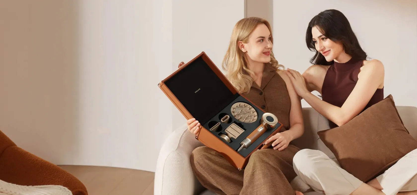Чем заменить Dyson, чтобы не переплачивать? 3 фена, которые смело можно дарить на Новый год