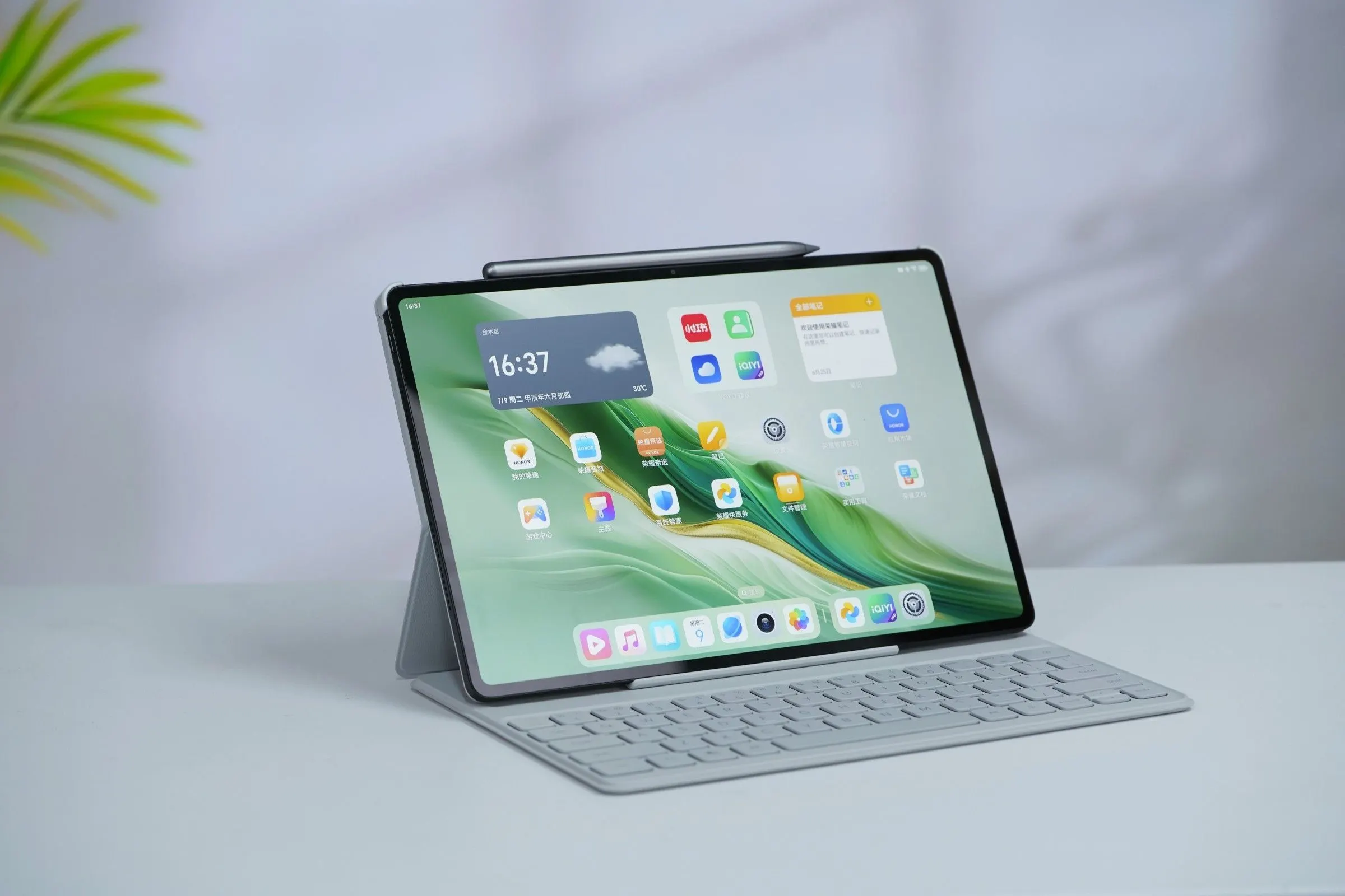 Этот Honor — лучший Android-планшет на рынке. У него шикарный экран, топовая производительность и отличная автономность