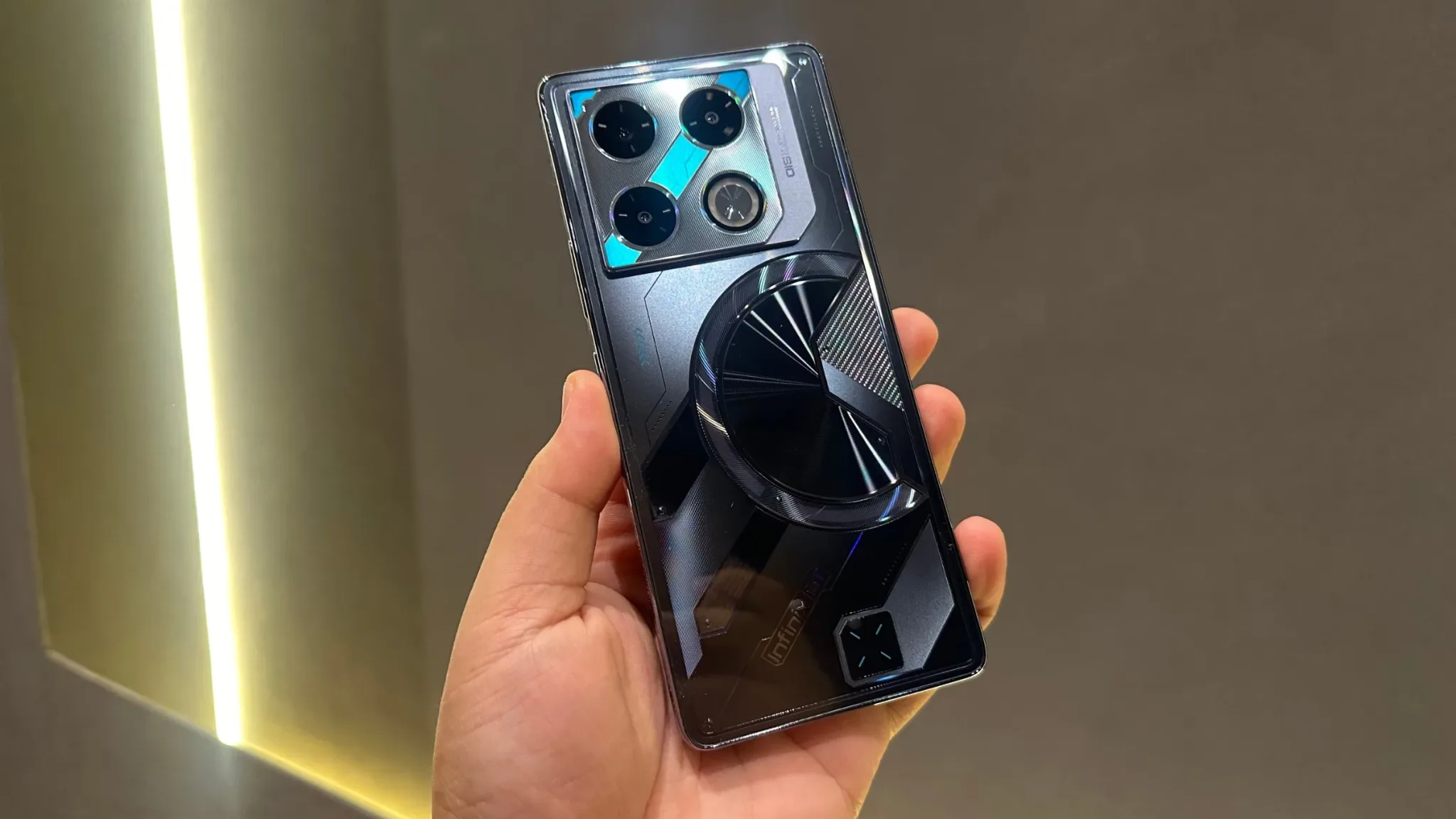 Мы протестировали Infinix GT 20 Pro. Это один из лучших смартфонов для игр за адекватные деньги