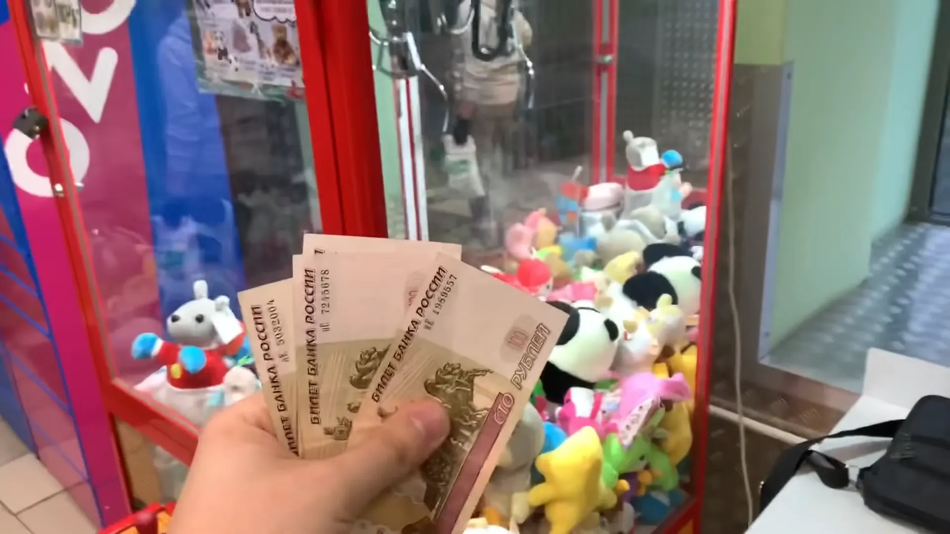 Сколько зарабатывают на автоматах с игрушками? Это хитрый аппарат – случайных проигрышей не бывает